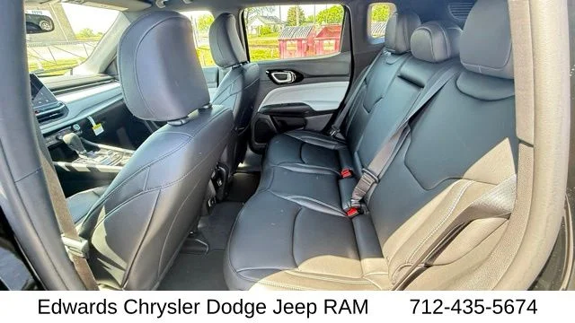 New 2026 Black Jeep Latitude image 30