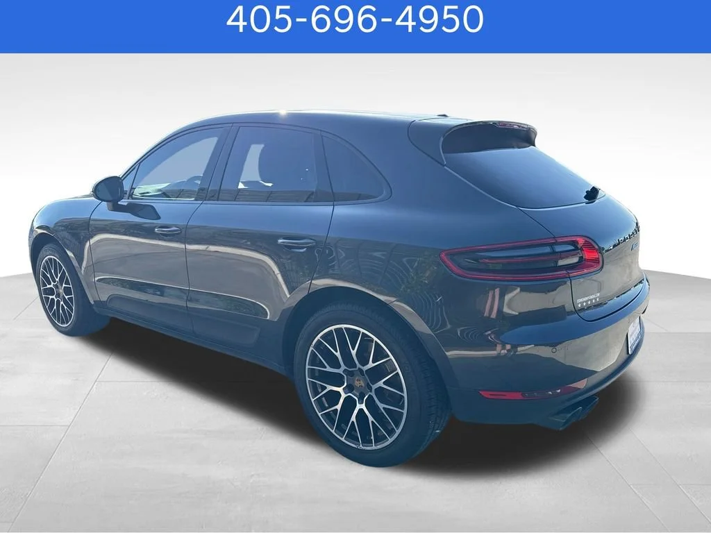 Pre-Owned 2018 Porsche Macan Base