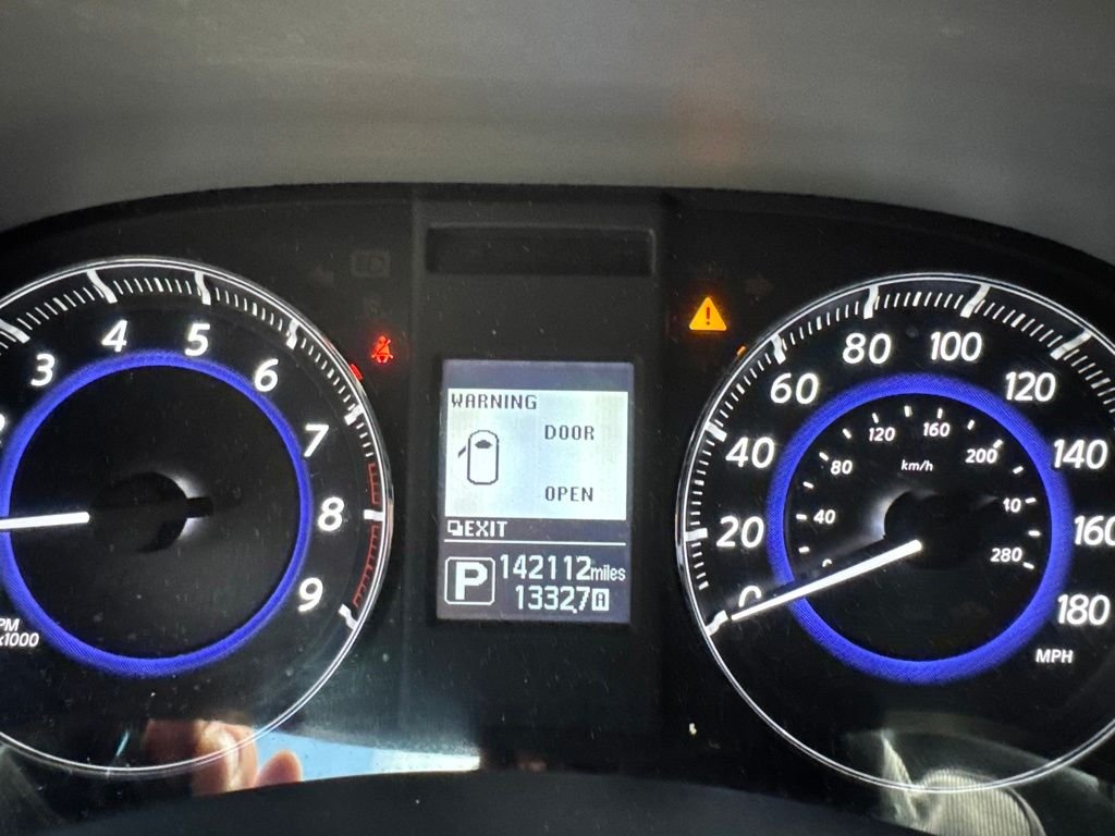 Used 2017 Gray INFINITI Base image 13