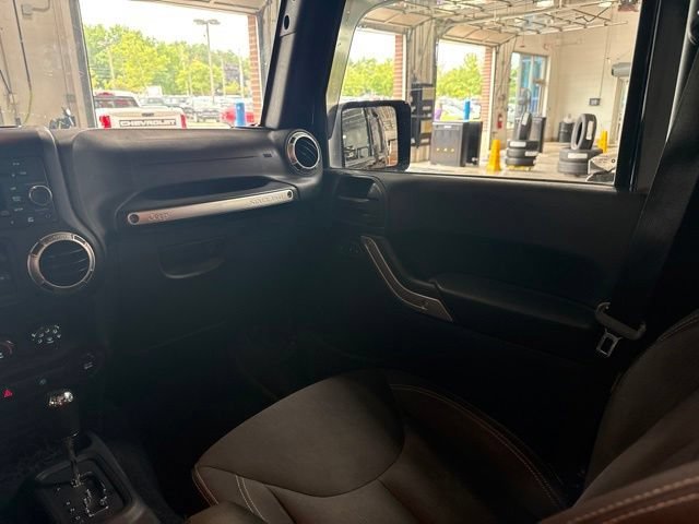 Used 2016 Black Jeep Sahara image 21