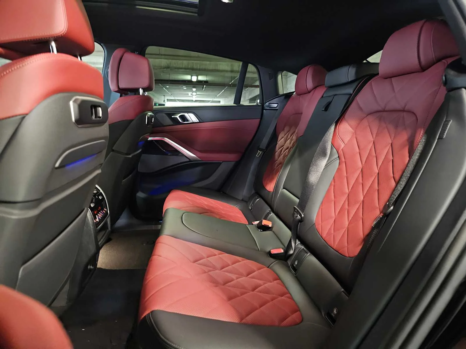 New 2026 Black Sapphire Metallic BMW xDrive40i image 36