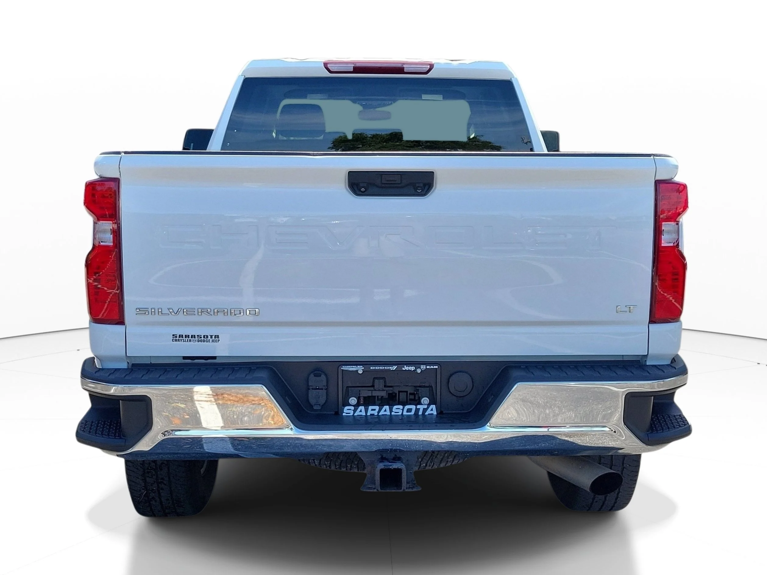 Used 2024 Summit White Chevrolet LT image 4