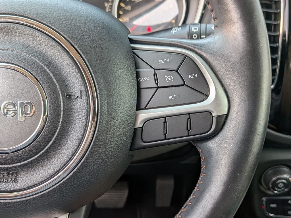 Used 2018 Blue Jeep Limited image 20