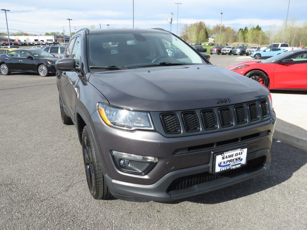 Used 2019 Granite Crystal Metallic Clear Jeep Altitude image 4