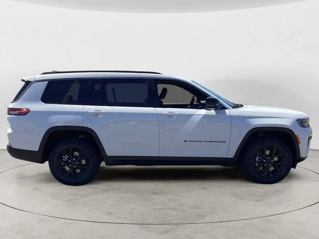 New 2026 Bright White Clearcoat Jeep L LAREDO ALTITUDE 4X4 image 7