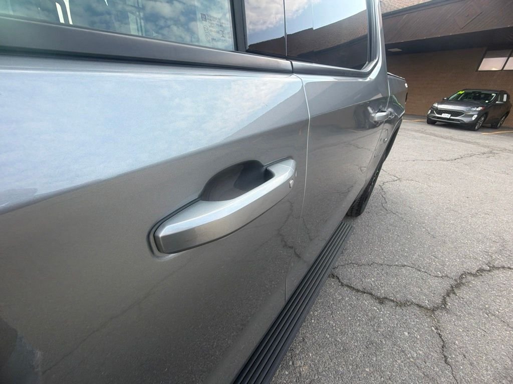Used 2024 Silver GMC Elevation image 10
