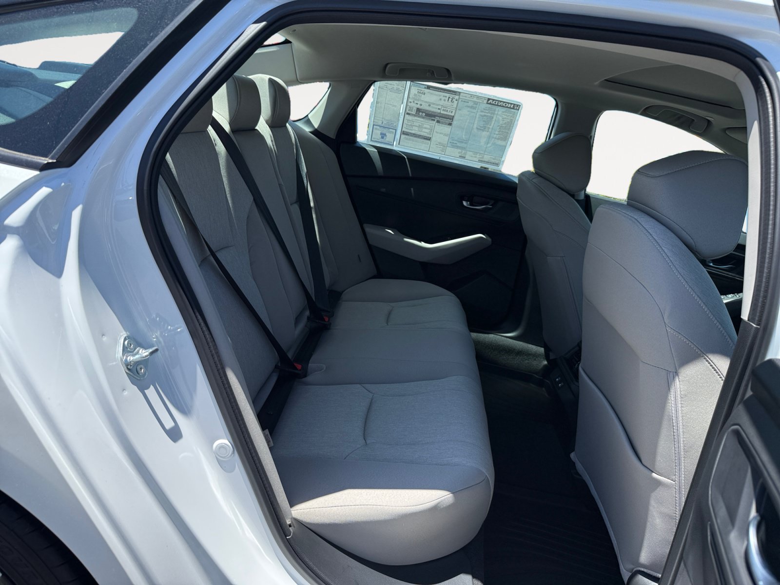 New 2026 Platinum White Pearl Honda SE image 18