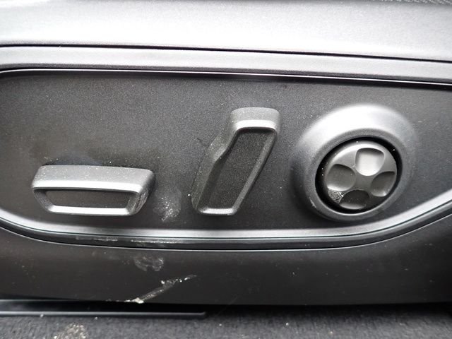 New 2025 Silver Zynith Exterior Paint Jeep Limited image 18