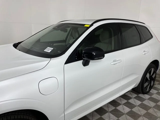 Certified Used 2024 Crystal White Volvo Plus image 15