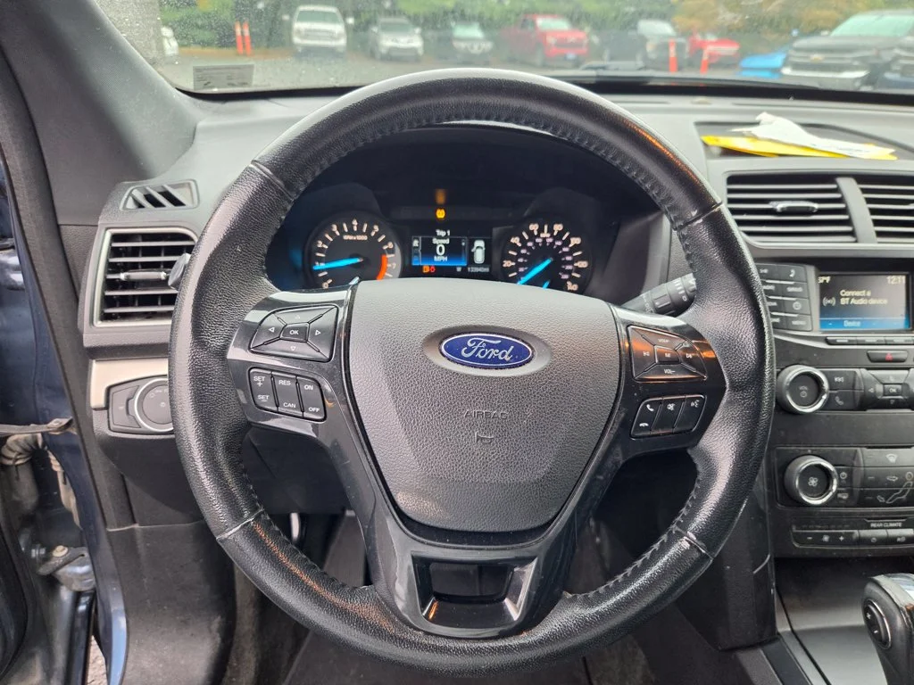 Used 2018 Blue Ford XLT image 14