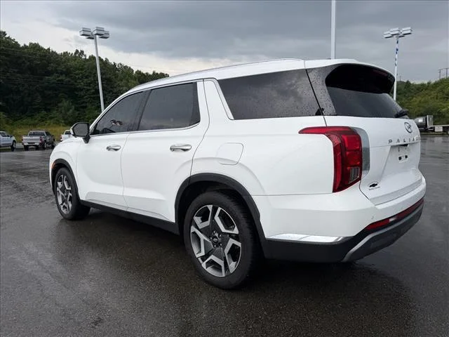 Used 2023 Hyper White Hyundai Limited image 3