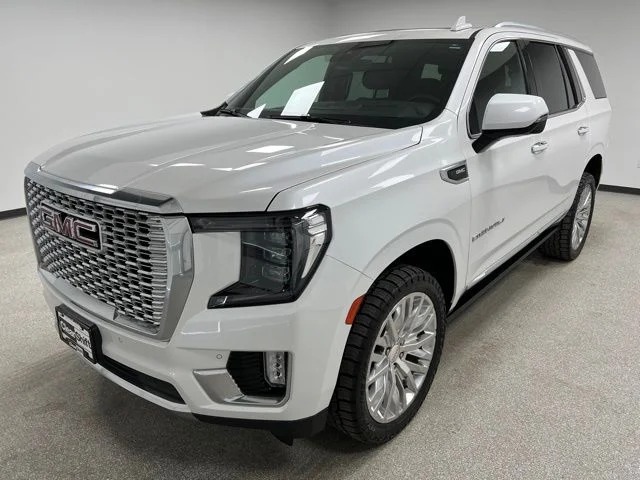 Used 2023 White GMC Denali image 4
