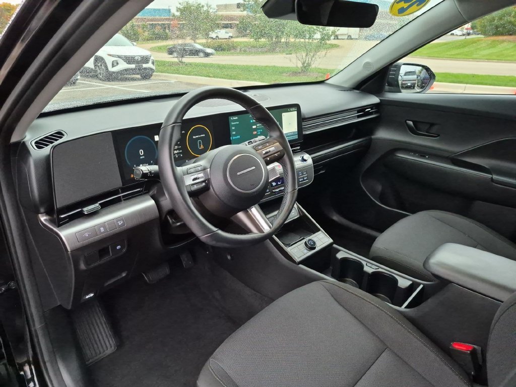 Used 2024 Black Hyundai SEL image 10