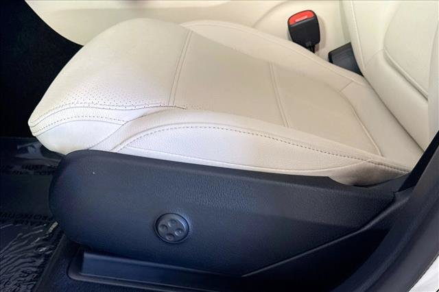New 2026 Polar White Mercedes-Benz GLC 300 image 47