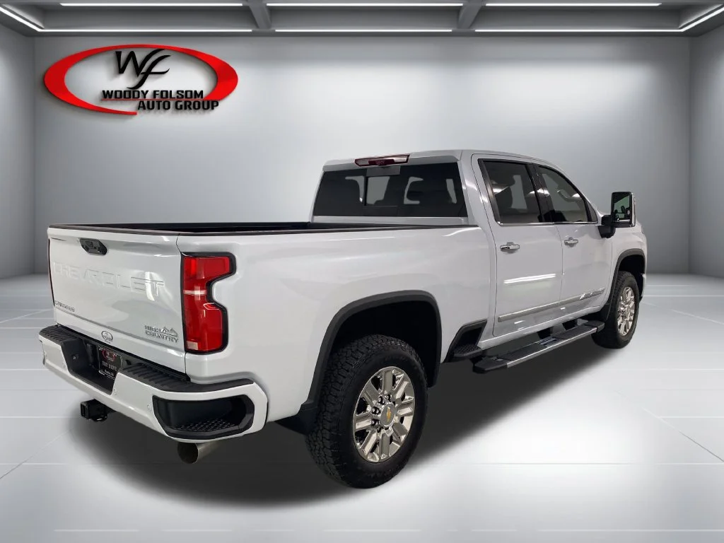 New 2026 Polar White Tricoat Chevrolet High Country image 7