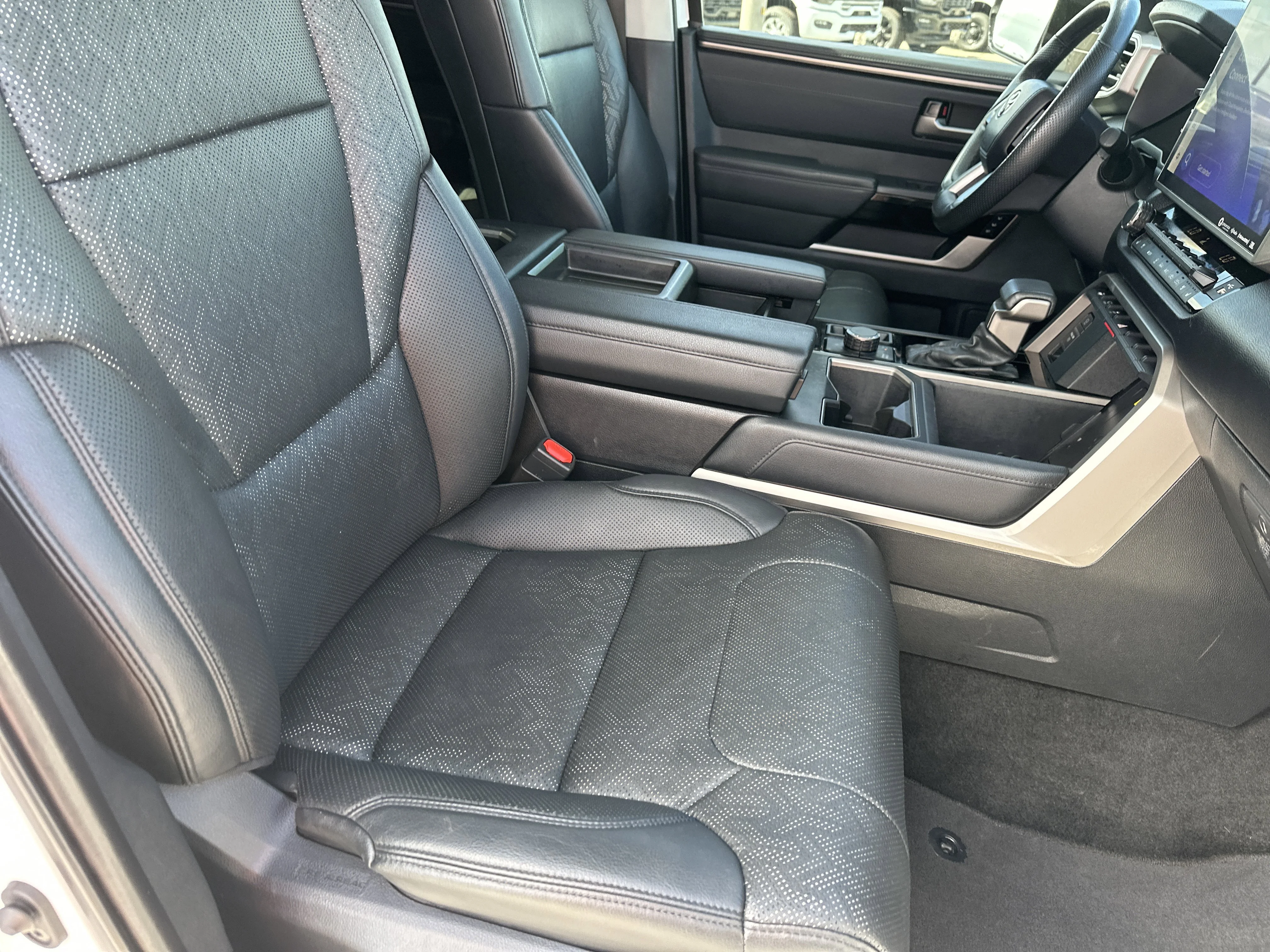 2022 Toyota Tundra Limited - Photo 14