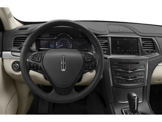 Used 2015 White Platinum Clearcoat Metallic Lincoln Base image 8