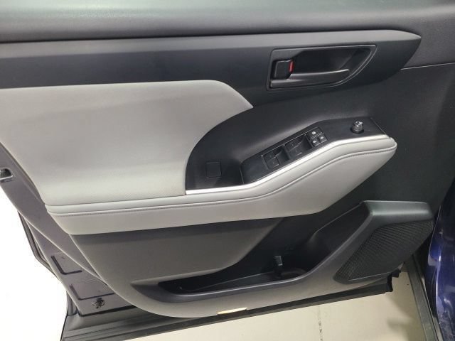 Used 2023 Blueprint Toyota LE image 21