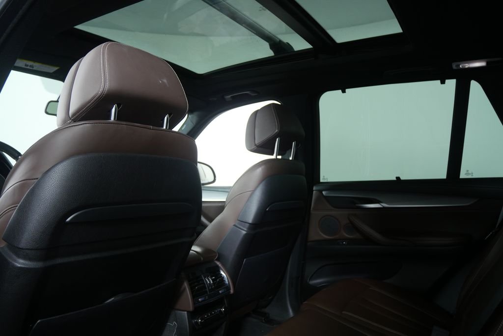 Used 2014 Carbon Black Metallic BMW xDrive50i image 14