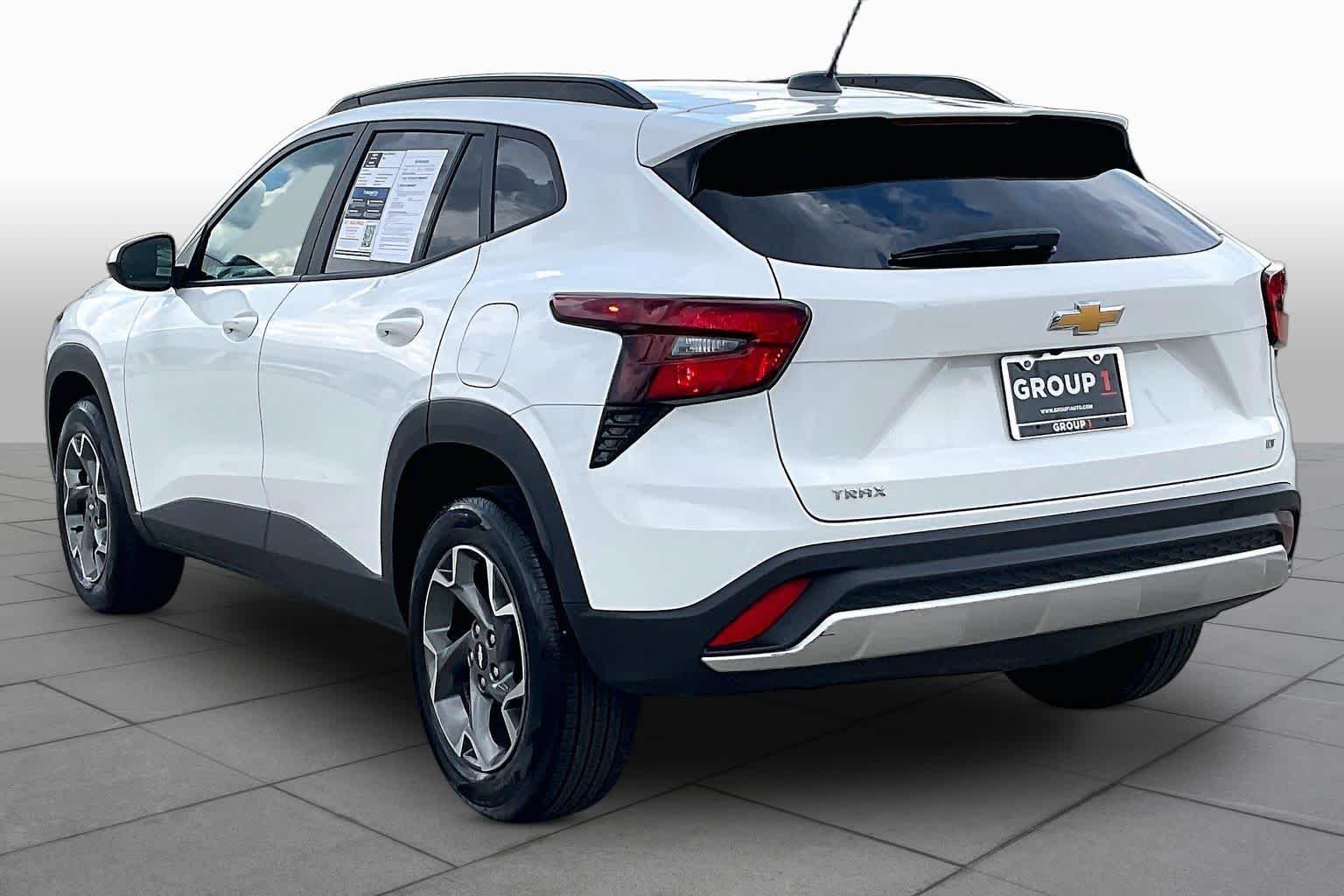 2025 Chevrolet Trax LT - Photo 12