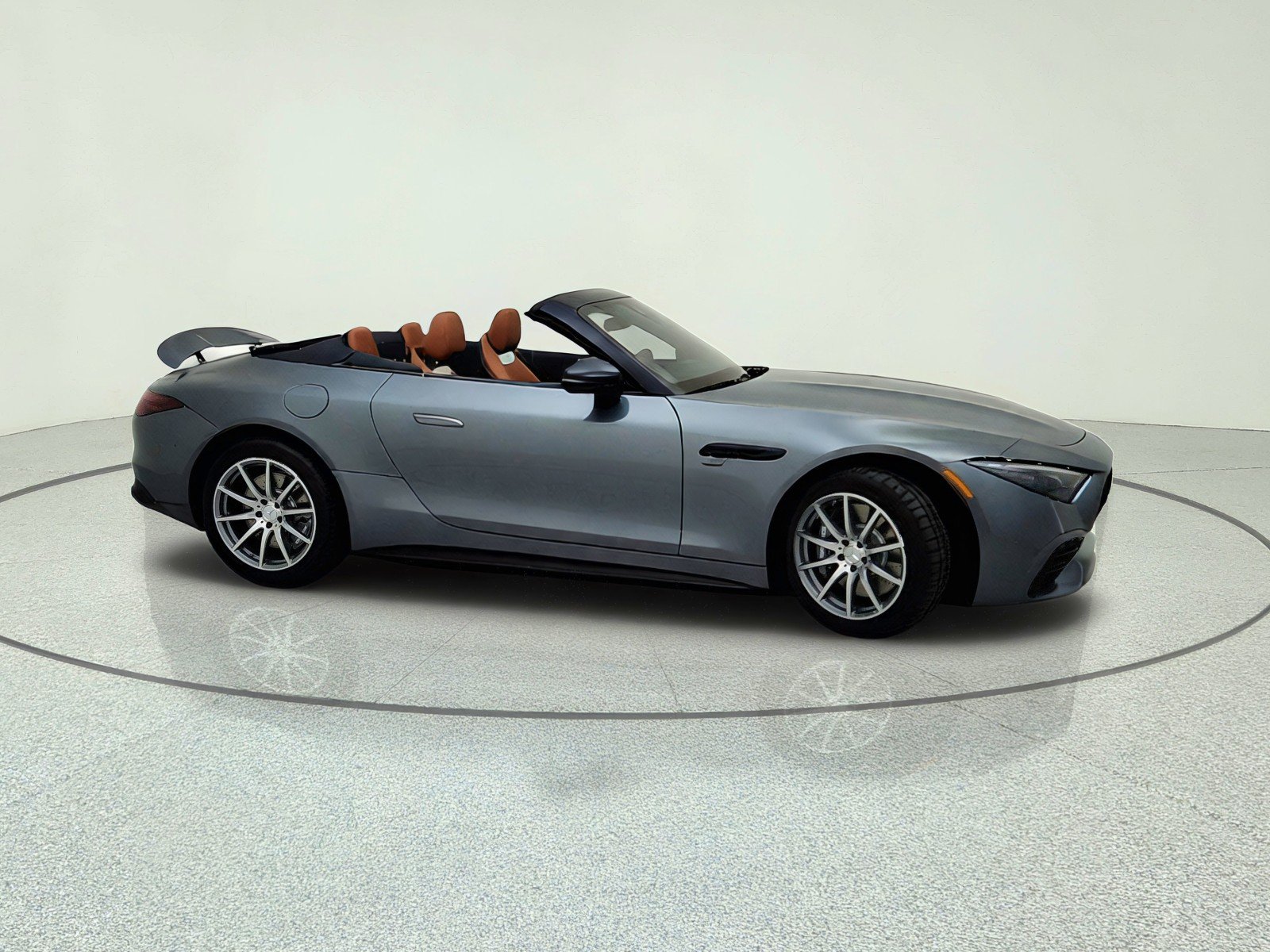 New 2027 Selenite Grey Metallic Mercedes-Benz AMG® SL 43 Roadster image 6