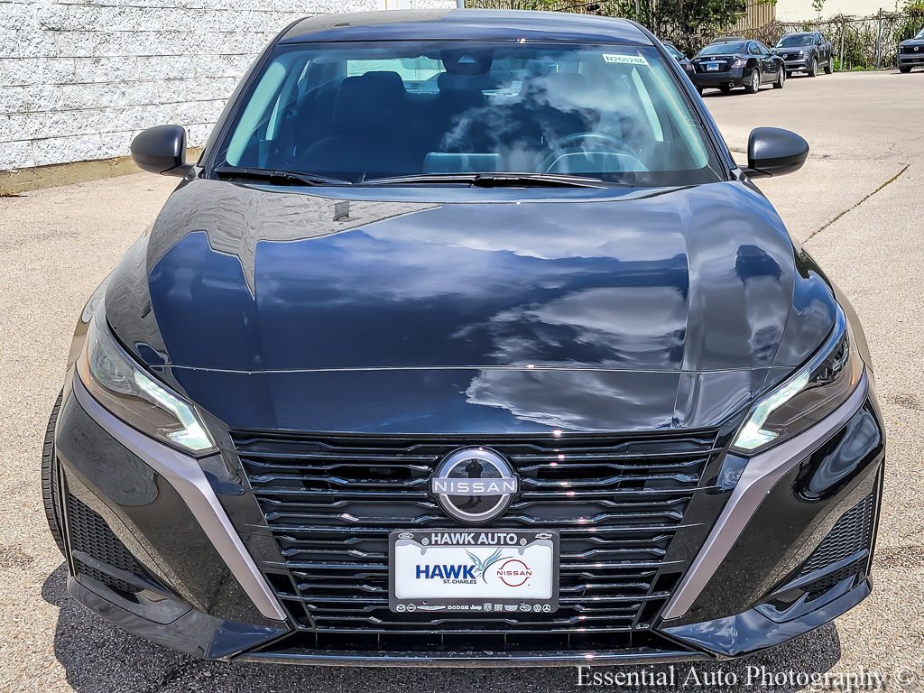 New 2026 Super Black Nissan SV image 4