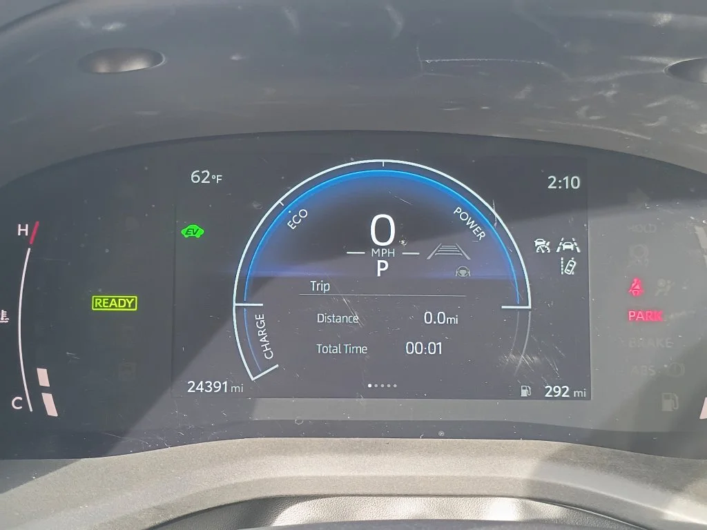 Used 2025 Ice Toyota SE image 25