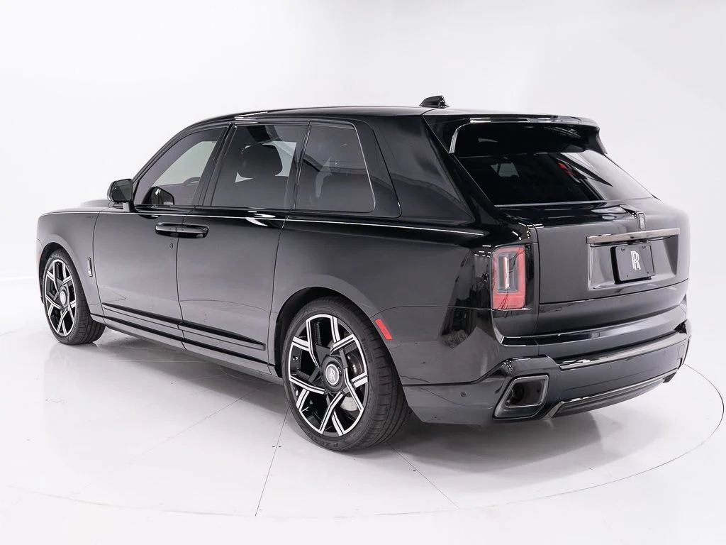 Certified Used 2026 Black Diamond Rolls-Royce Black Badge image 3