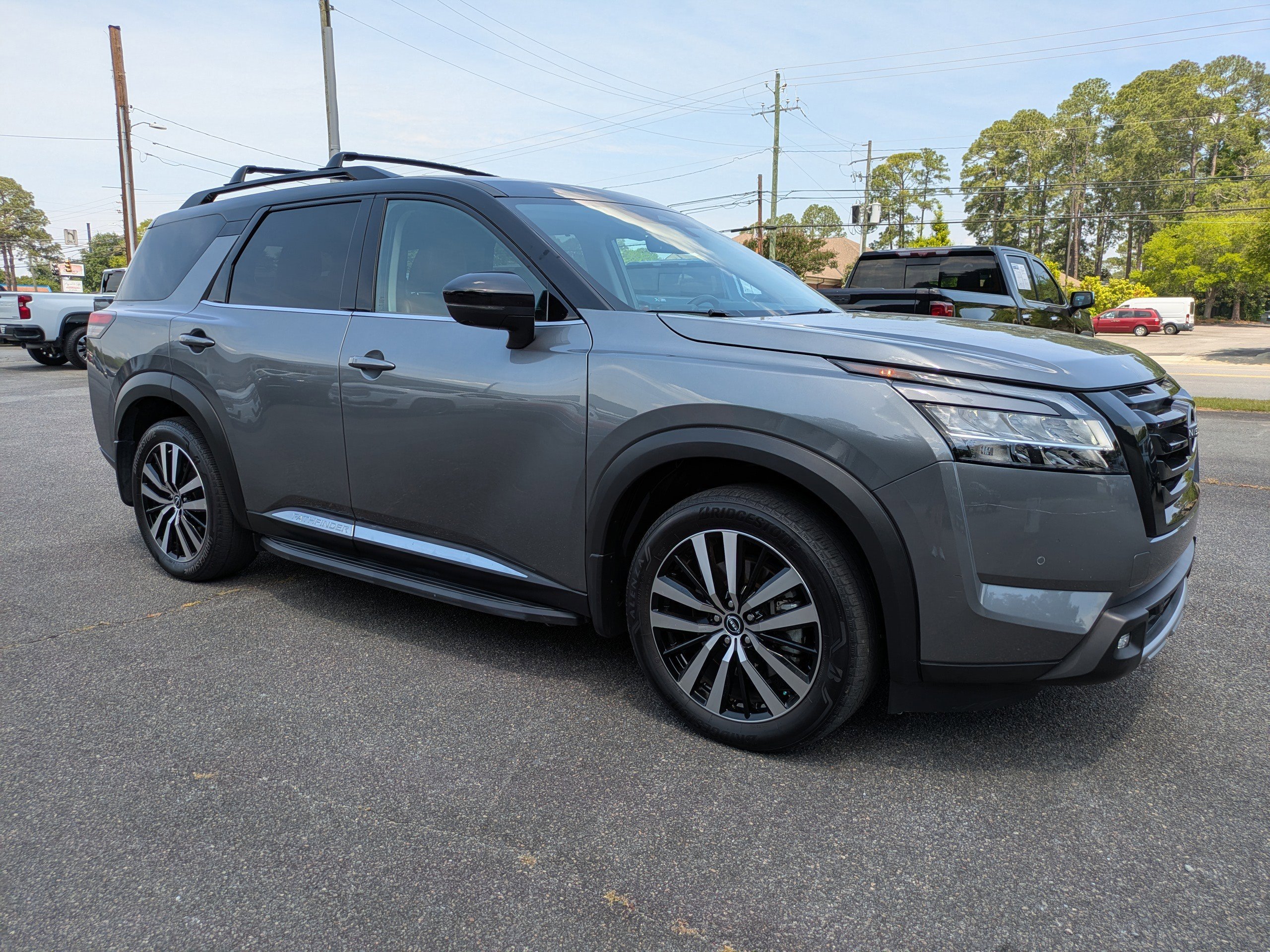 2023 Nissan Pathfinder Platinum