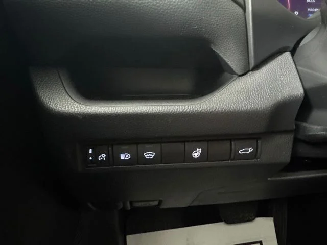 Used 2024 Pearl Toyota XLE Premium image 20