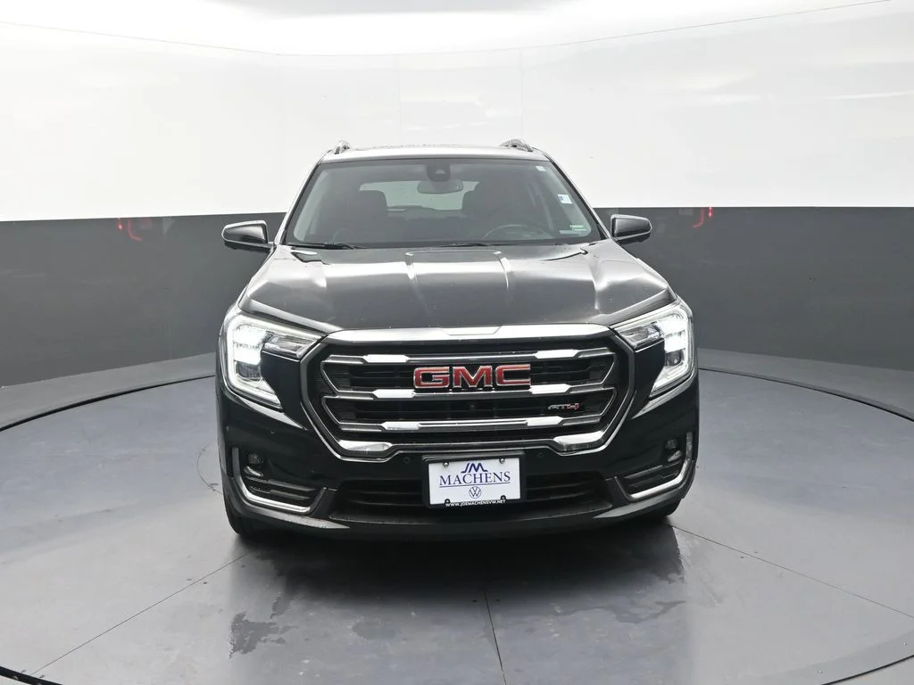 Used 2022 Black GMC AT4 image 2