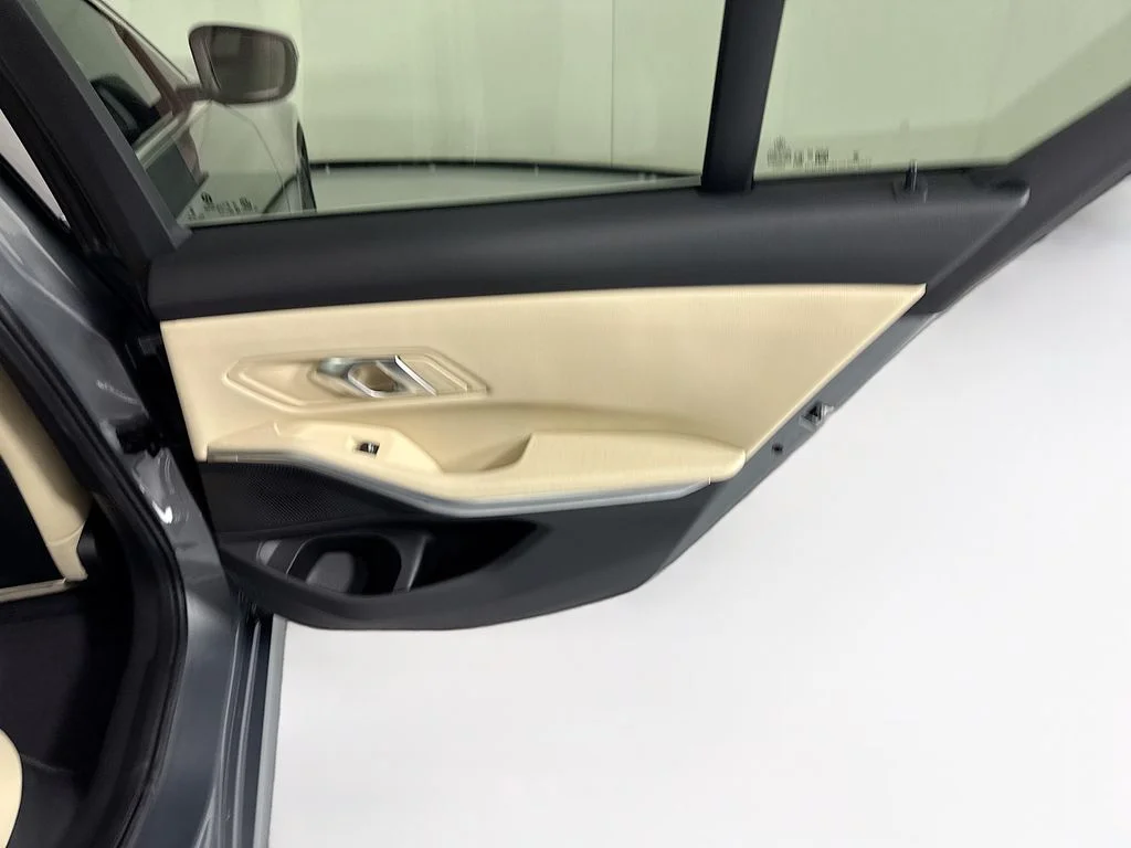 2025 BMW 3 Series 330i - Photo 28