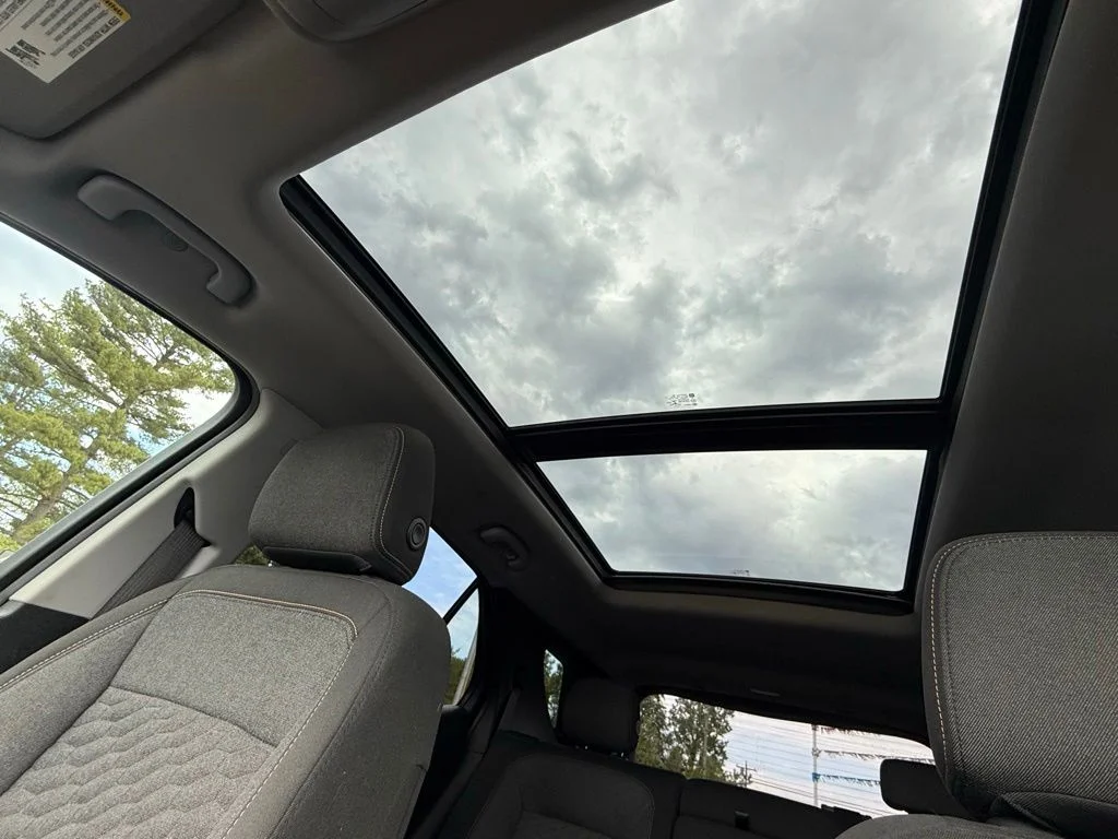 Used 2018 Gray Chevrolet LT image 29