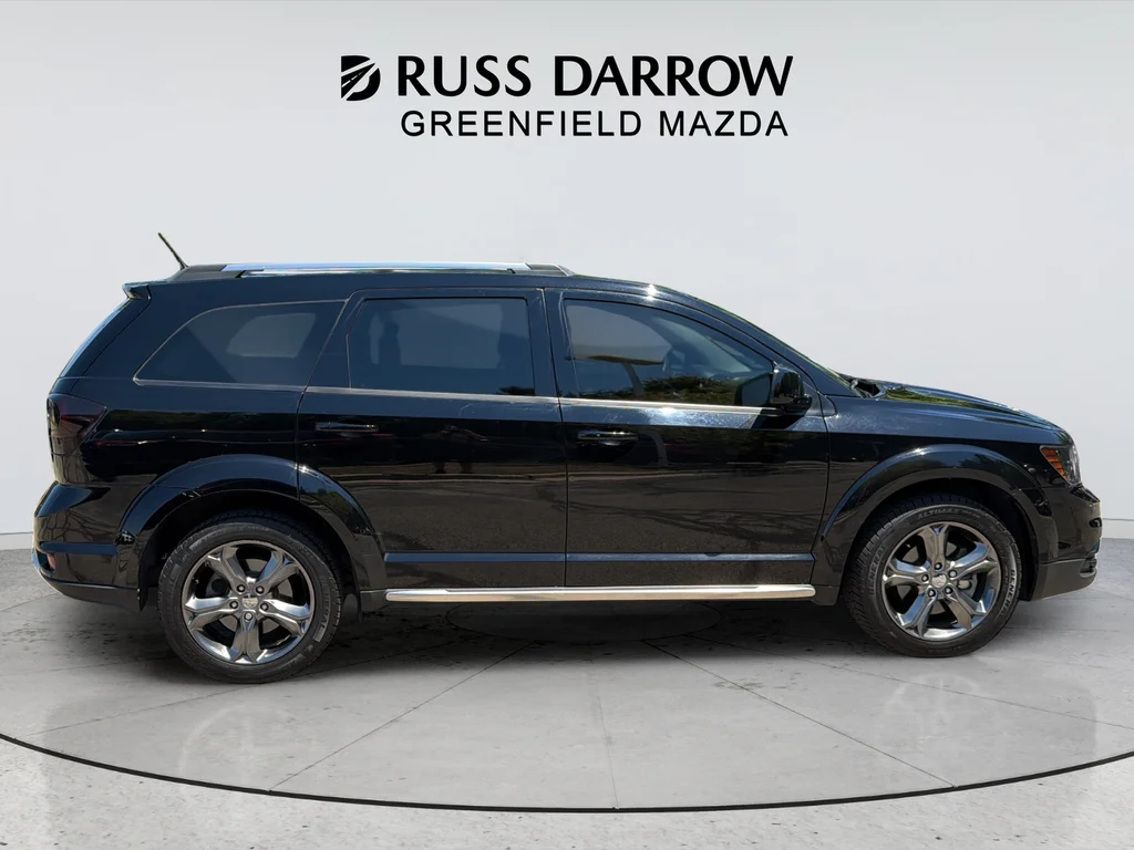 Used 2015 Black Dodge Crossroad image 6