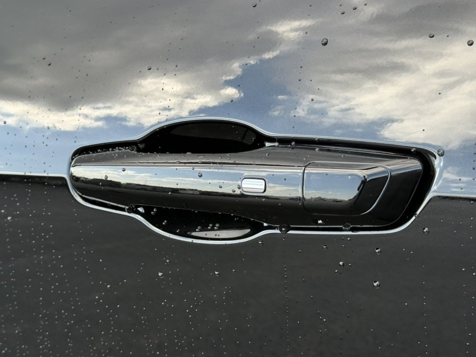 2026 GMC ACADIA - Image 12