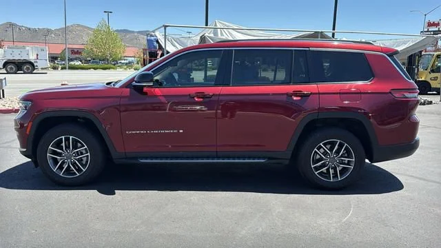 Used 2021 Red Jeep Limited 4x4 image 6
