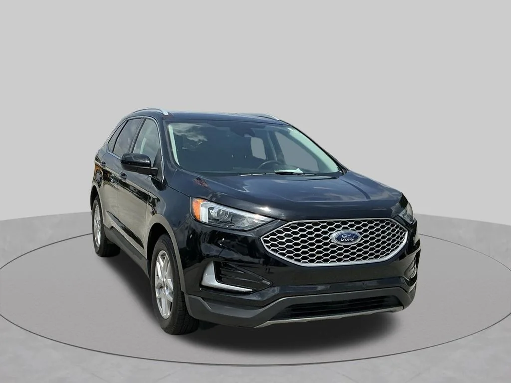 Used 2023 Black Ford SEL image 14