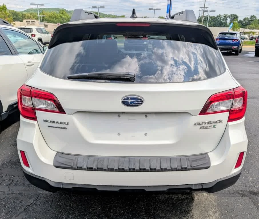 Used 2016 Crystal White Pearl Subaru 2.5i Limited image 5