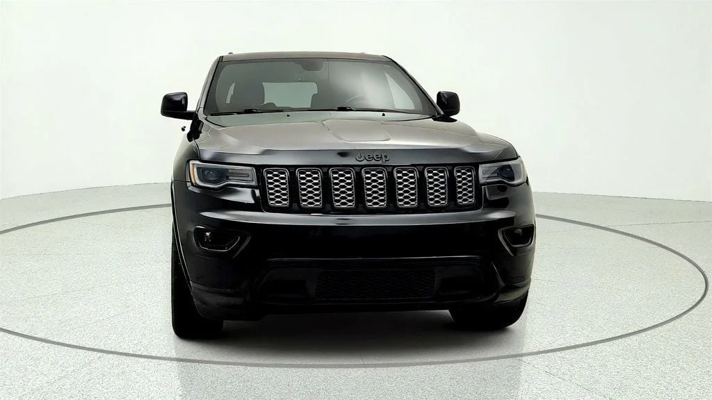 Used 2022 Diamond Black Crystal Pearlcoat Jeep Laredo X 4x2 image 2