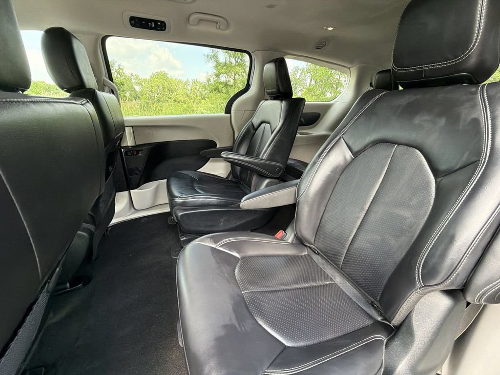 Used 2023 White Chrysler Touring L image 25