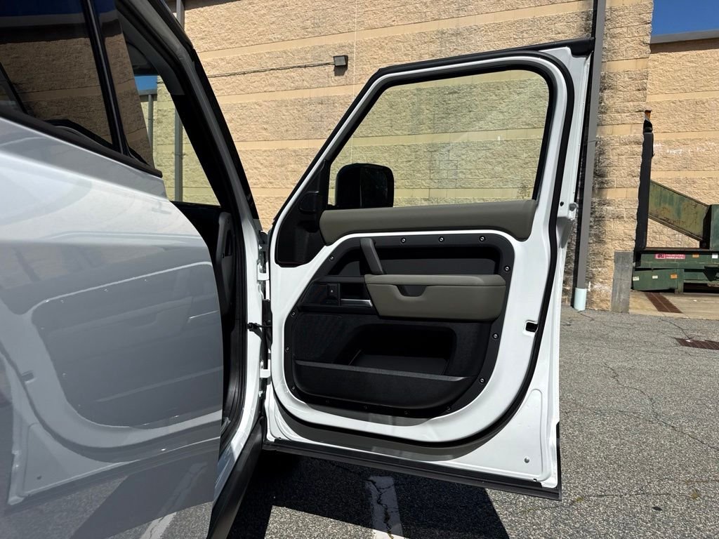 New 2026 White Land Rover S image 16