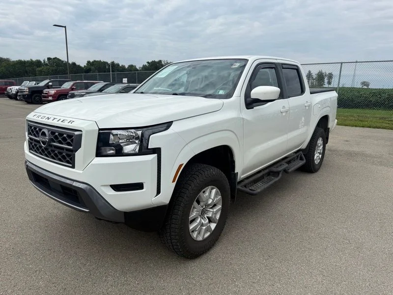 Used 2022 White Nissan SV image 3