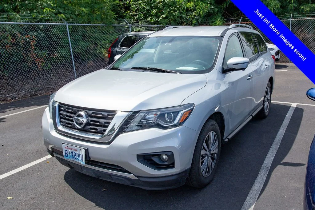 Used 2018 Brilliant Silver Nissan SL image 1