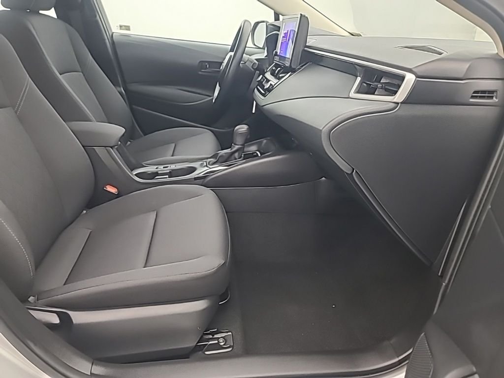 2025 Toyota Corolla LE - Photo 15
