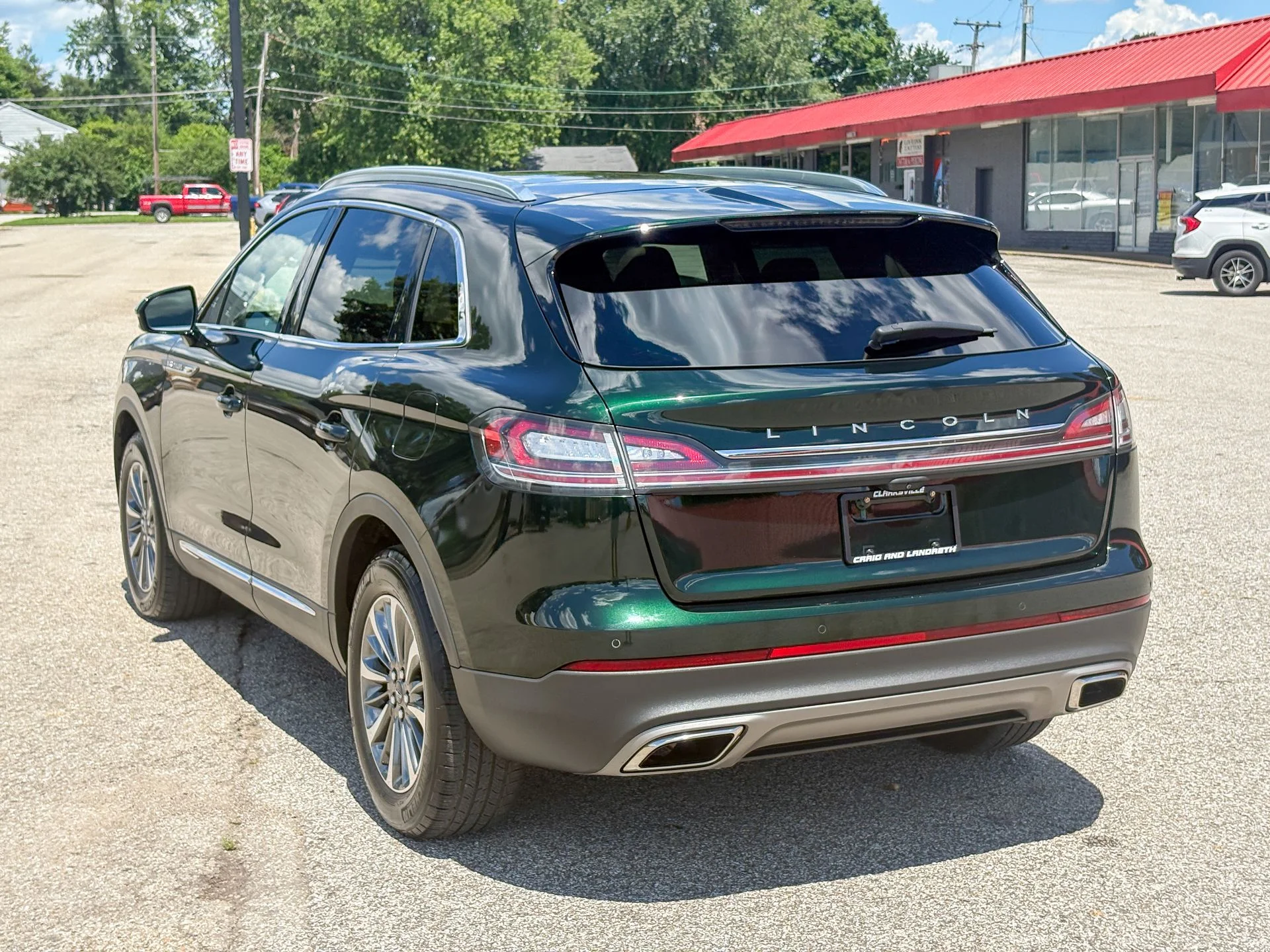 Used 2021 Green Lincoln Reserve image 11