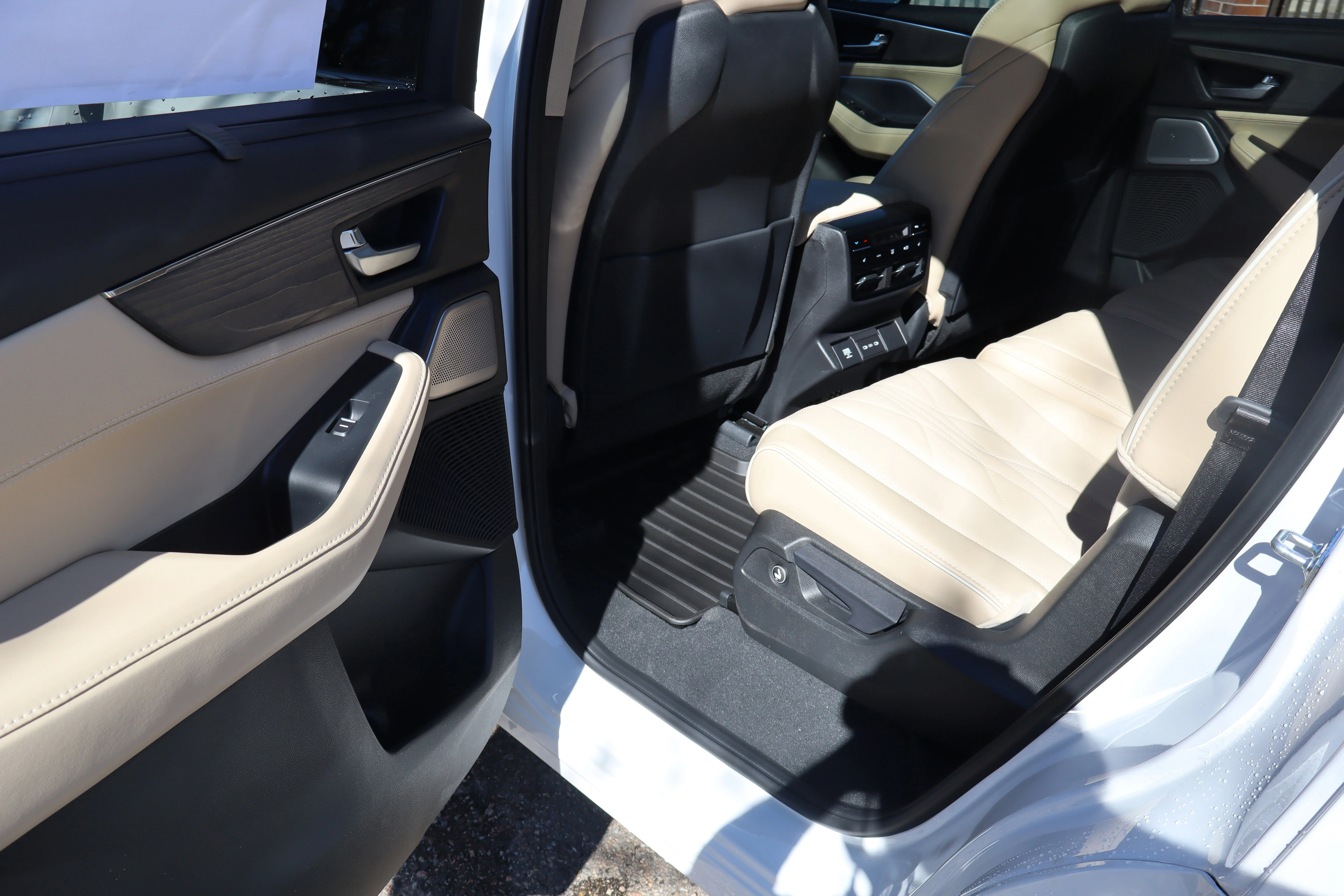 New 2026 Platinum White Pearl Acura w/Advance Package image 26