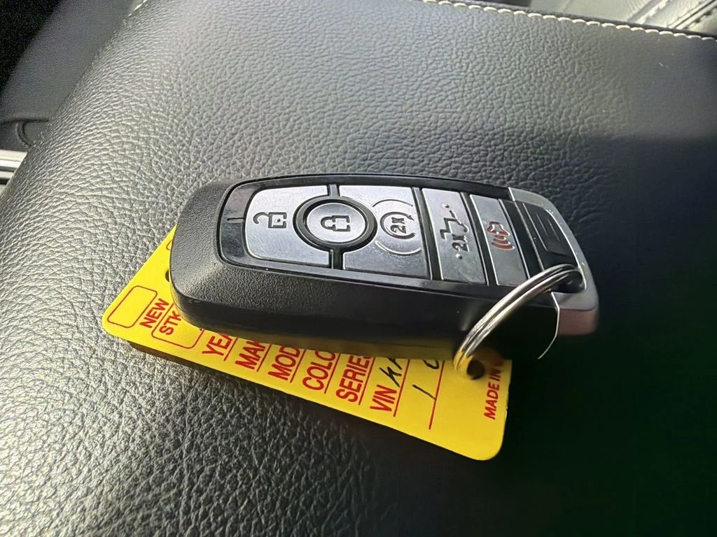 Used 2019 White Platinum Clearcoat Metallic Ford Lariat image 33