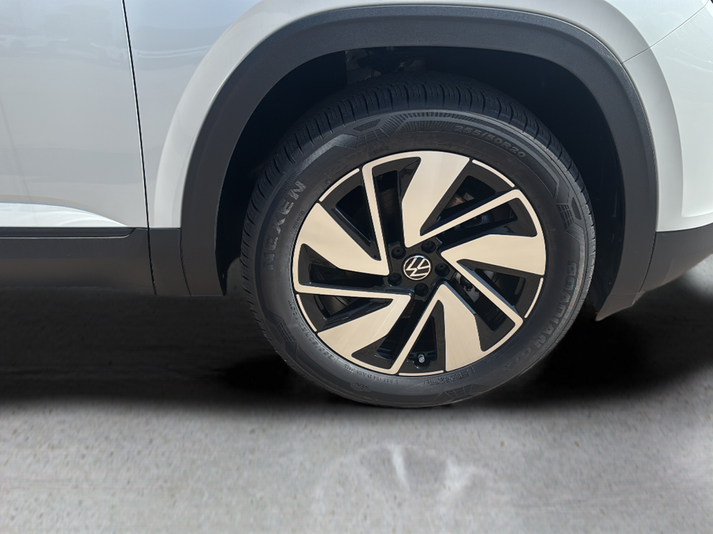 New 2026 White/off-white Volkswagen 2.0T SE w/Technology image 9