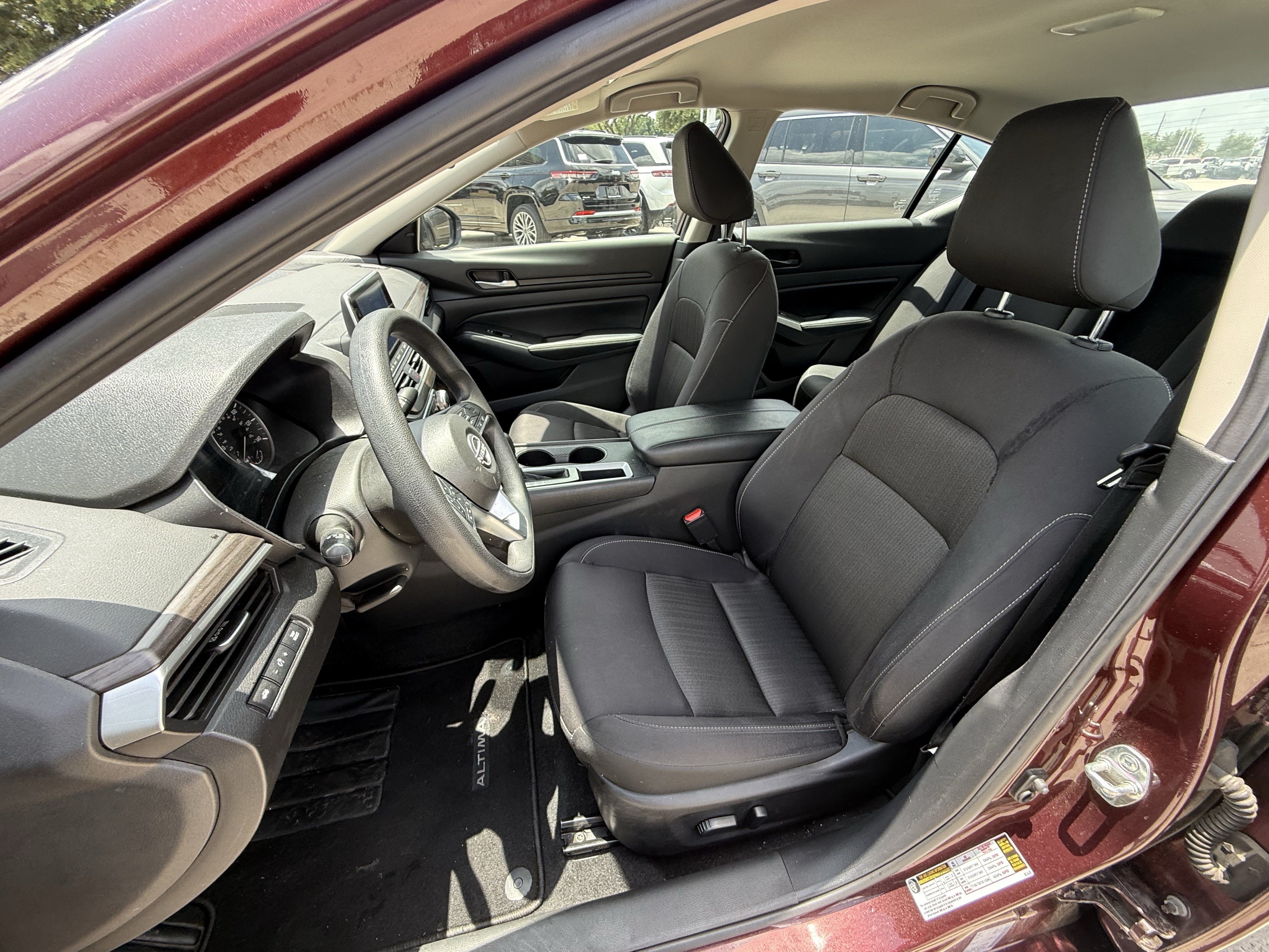 Used 2025 Garnet Pearl Metallic Nissan  image 26