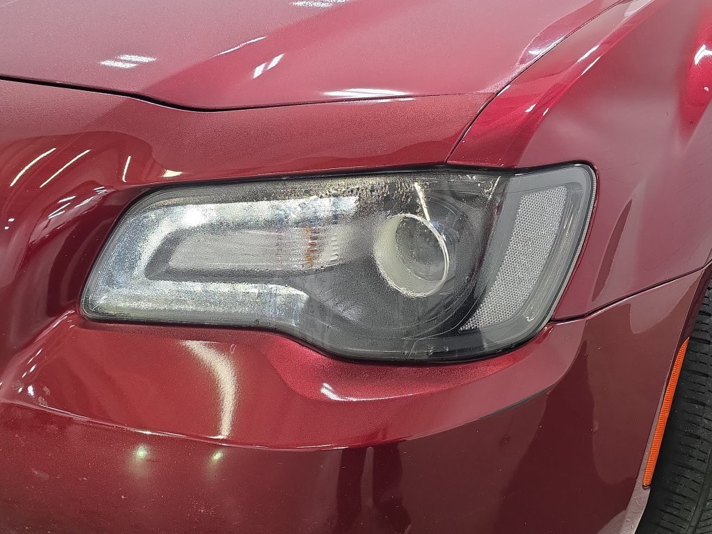 Used 2018 Velvet Red Pearlcoat Chrysler Touring image 28
